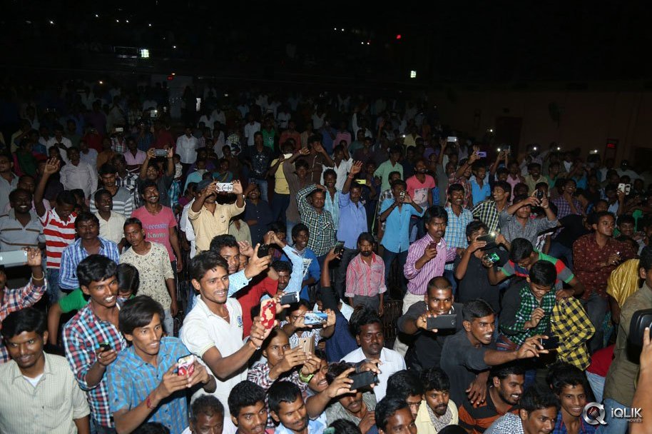 Jakkanna-Movie-Team-Visited-Hyderabad-Theaters